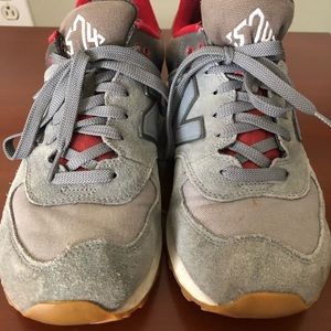 Men’s New Balance 574 Sneakers size 9.5